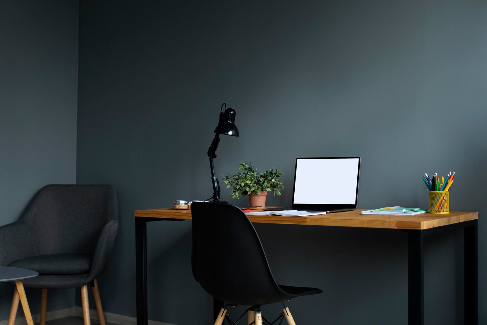 online-school-equipment-home